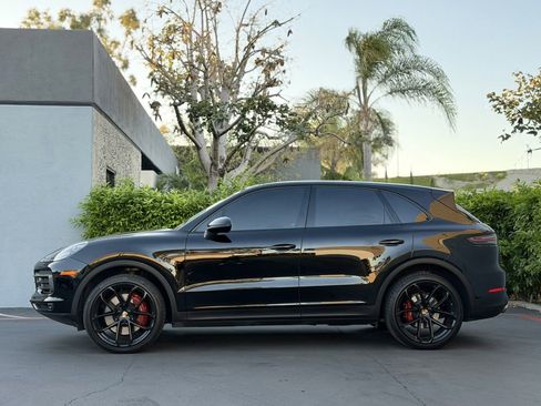 Used 2019 Porsche Cayenne S image 3