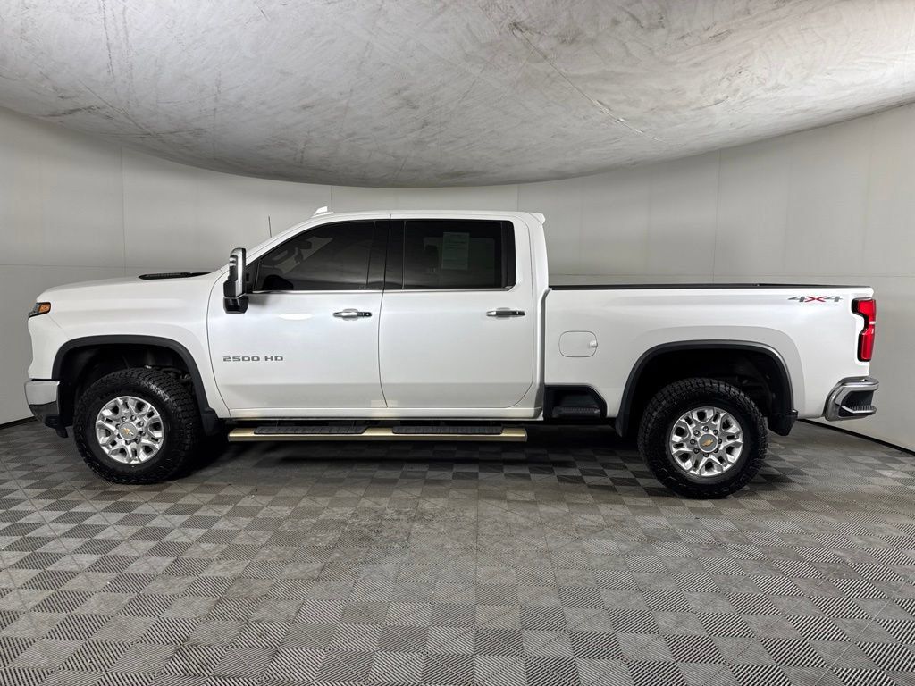 Certified 2024 Chevrolet Silverado 2500 LTZ AWD/4WD image 8