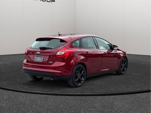Used 2014 Ford Focus SE w/ Equipment Group 201A image 9