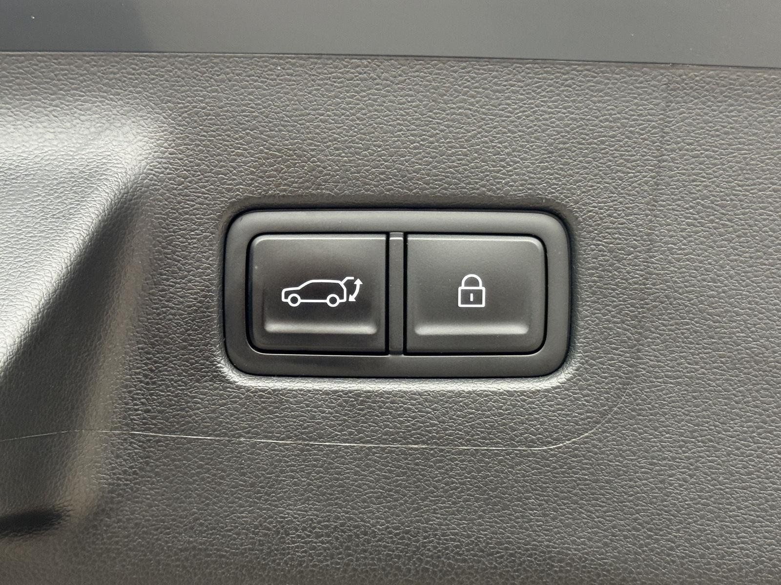Used 2025 Hyundai Santa Fe SEL AWD/4WD image 19