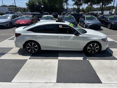 Used 2025 Honda Civic Sport Touring image 3