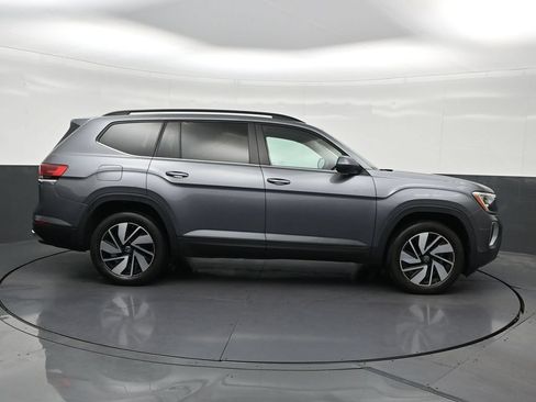 Used 2024 Volkswagen Atlas SE FWD image 6