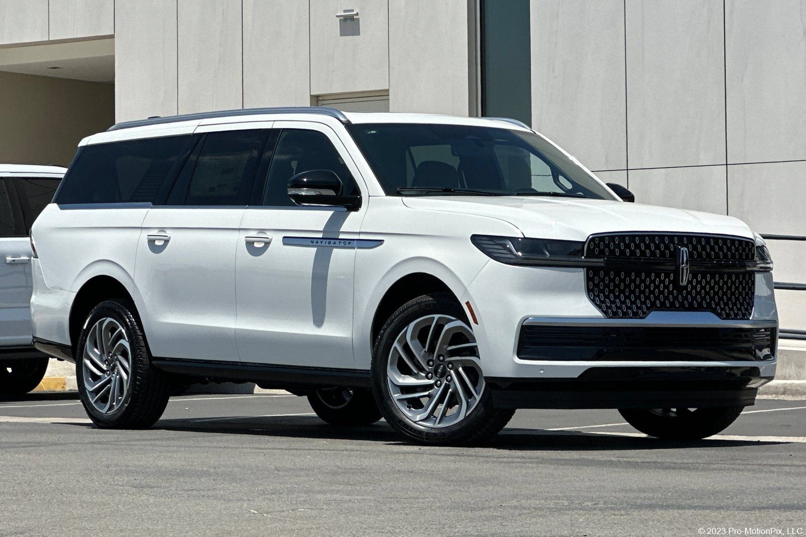 New 2026 Lincoln Navigator L Reserve AWD/4WD image 1
