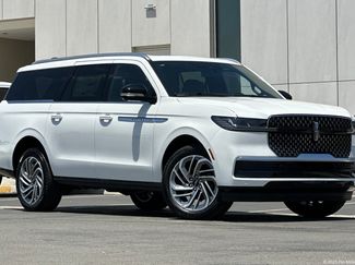 New 2026 Lincoln Navigator L Reserve AWD/4WD video 1