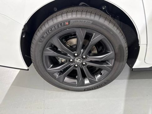 New 2026 Toyota Sienna XSE FWD image 13