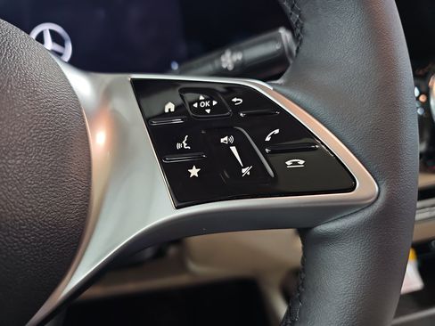 New 2026 Mercedes-Benz GLB 250 image 19