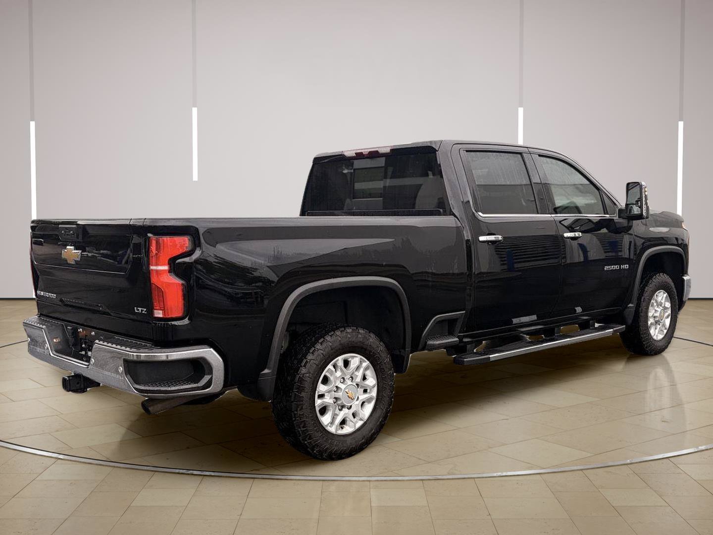 Used 2024 Chevrolet Silverado 2500 LTZ w/ LTZ Plus Package AWD/4WD image 5