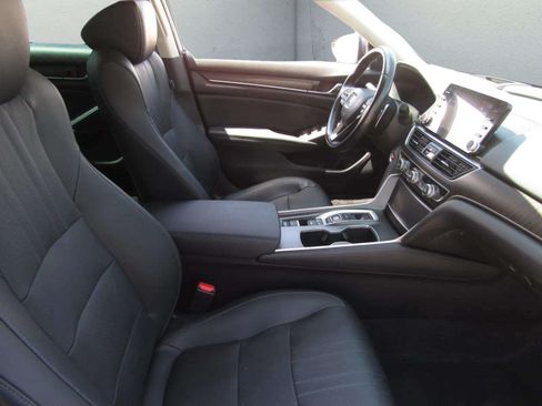 Used 2021 Honda Accord Touring image 9