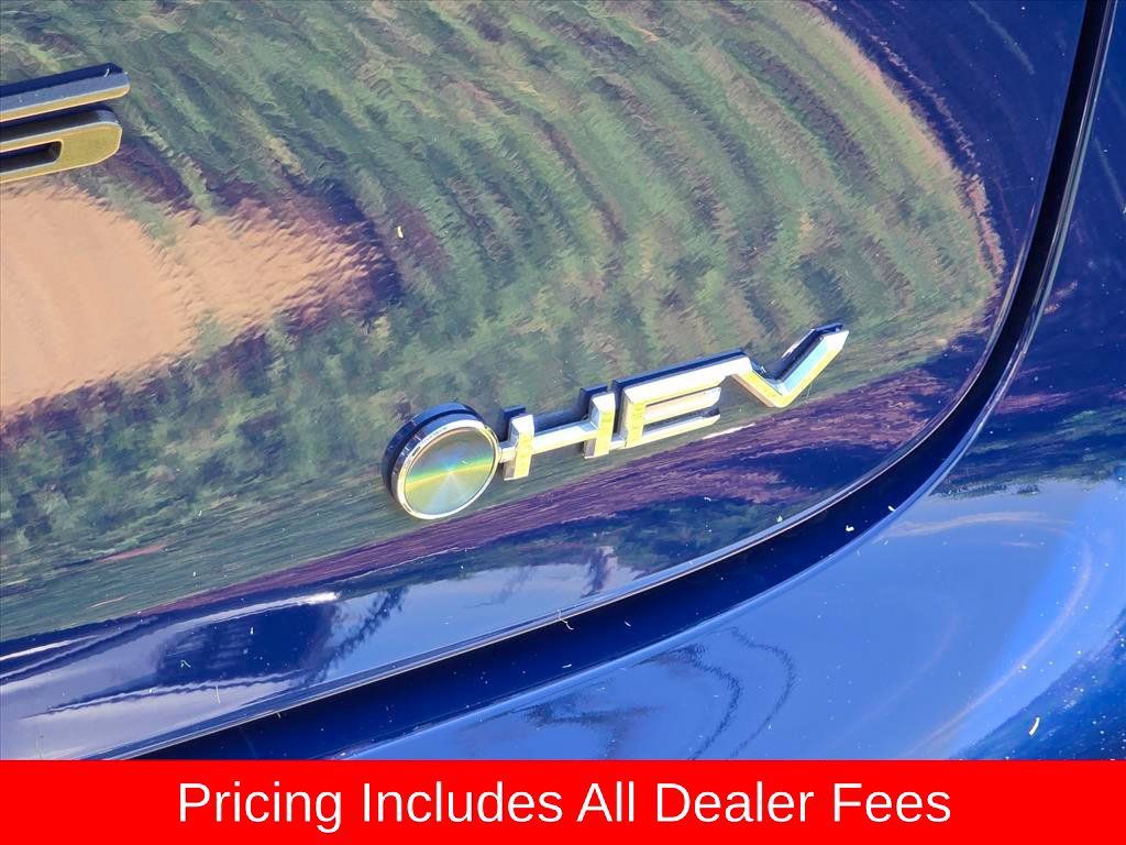 Used 2024 Toyota Prius XLE FWD image 23