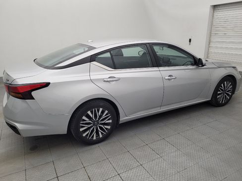 Used 2023 Nissan Altima 2.5 SV image 10