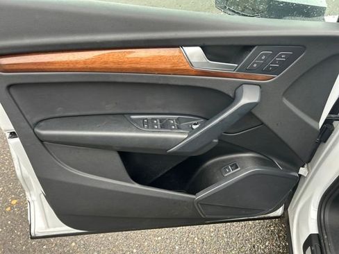 Used 2023 Audi Q5 2.0T Premium w/ Convenience Package image 28