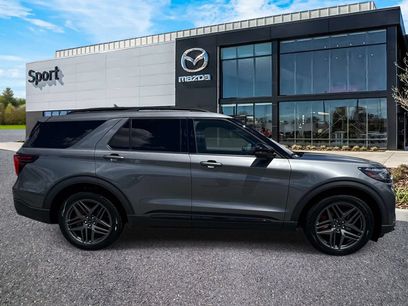 Used 2025 Ford Explorer ST