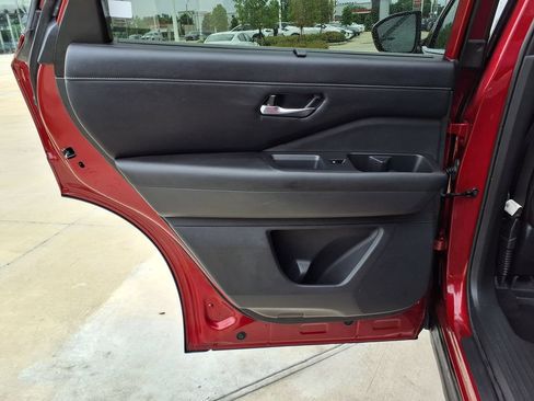 Used 2023 Nissan Pathfinder SL w/ SL Premium Package FWD image 19