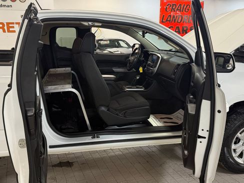 Used 2022 Chevrolet Colorado LT w/ Fleet Safety Package image 31