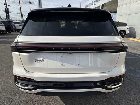 New 2026 Lincoln Nautilus Reserve image 4