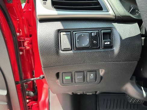 Used 2017 Nissan Sentra SV w/ Driver's Assist Package FWD image 13