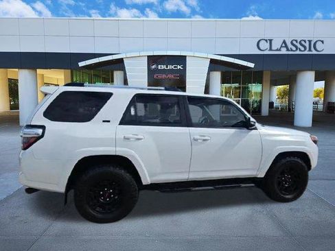 Used 2024 Toyota 4Runner SR5 Premium w/ Moonroof Package RWD image 9