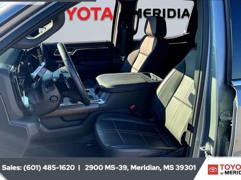 Used 2024 Chevrolet Silverado 1500 High Country w/ Technology Package image 18