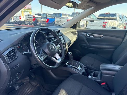 Used 2018 Nissan Rogue SV w/ Sun & Sound Touring Package image 19