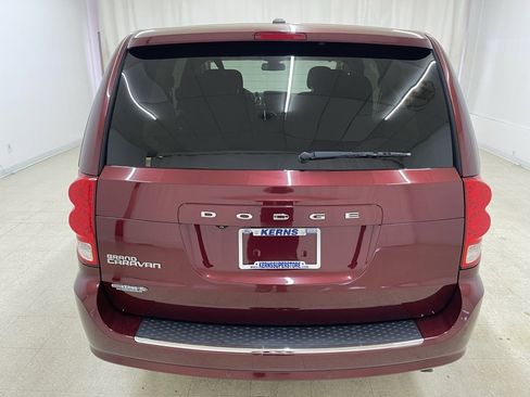 Used 2019 Dodge Grand Caravan SE w/ UConnect Hands-Free Group image 4