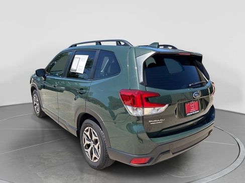 Used 2023 Subaru Forester Premium AWD/4WD image 6