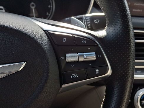 Used 2023 Genesis G70 2.0T image 23