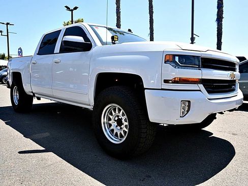 Used 2018 Chevrolet Silverado 1500 LT w/ All Star Edition AWD/4WD image 3