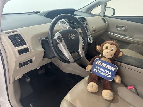Used 2013 Toyota Prius V Two image 9