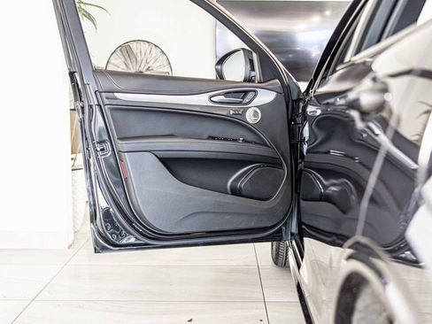 New 2025 Alfa Romeo Stelvio Sprint AWD/4WD image 33