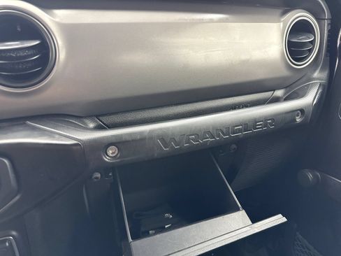Used 2021 Jeep Wrangler Unlimited Sport AWD/4WD image 32