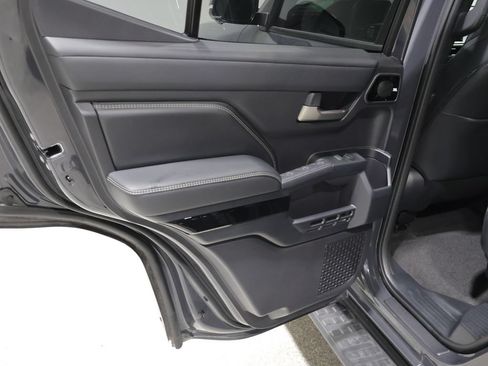 Used 2025 Toyota 4Runner Limited AWD/4WD image 20