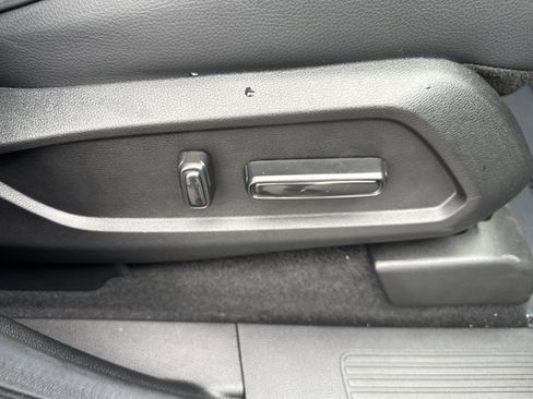 Used 2025 Honda Pilot Black Edition image 18