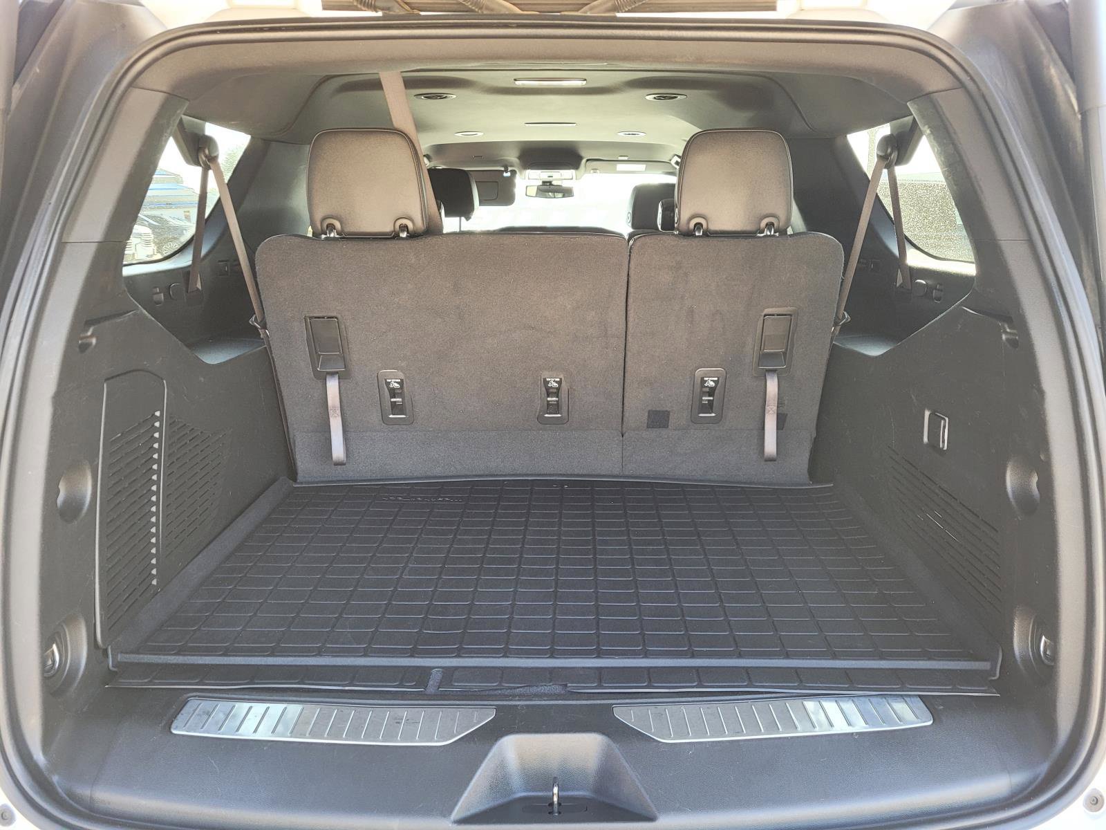 Used 2022 Chevrolet Suburban Z71 AWD/4WD image 13