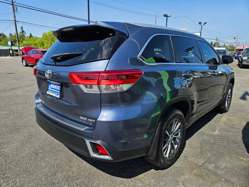 Used 2019 Toyota Highlander XLE AWD/4WD image 5