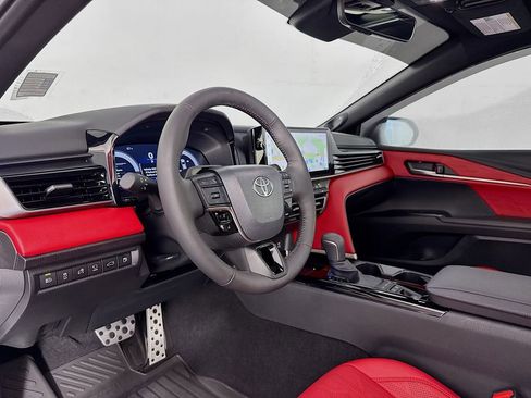 Used 2025 Toyota Camry XSE image 12