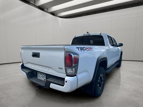 Used 2020 Toyota Tacoma TRD Off-Road w/ Technology Package AWD/4WD image 3