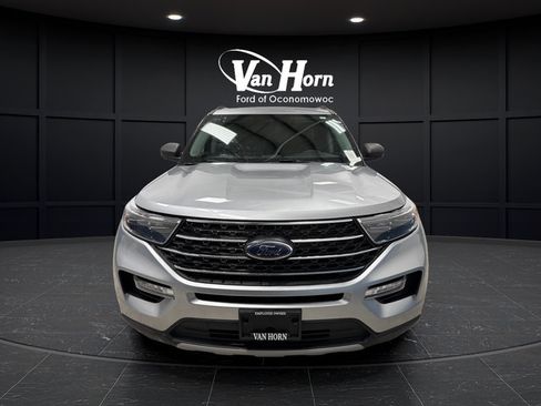 Used 2023 Ford Explorer XLT AWD/4WD image 12