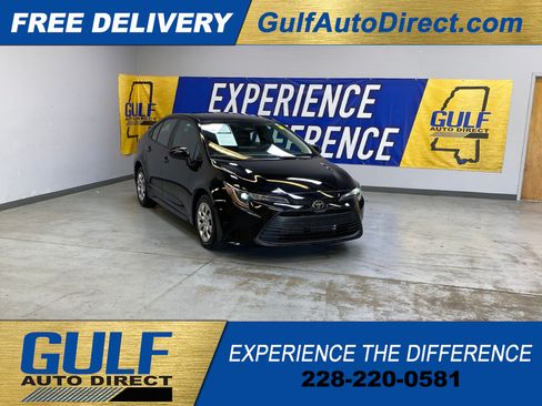 Used 2026 Toyota Corolla LE FWD image 1