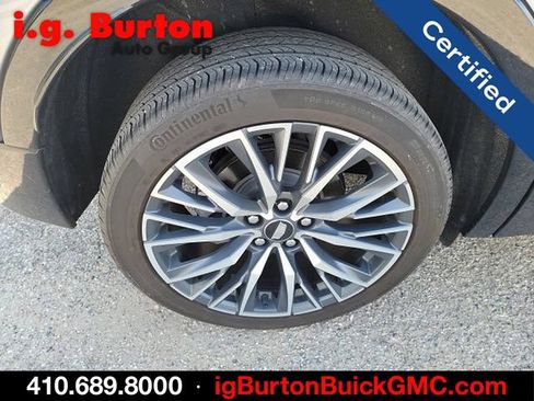 Used 2024 Cadillac XT4 Sport w/ Technology Package FWD image 7