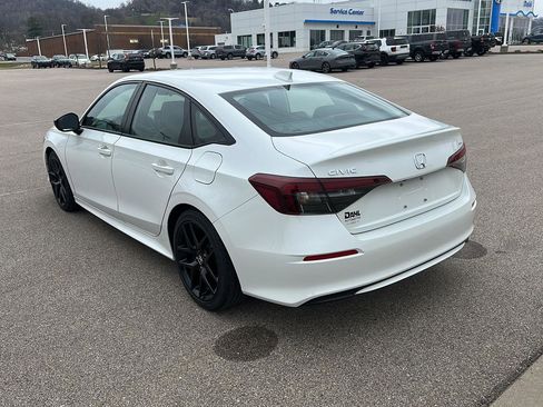 Used 2025 Honda Civic Sport image 5