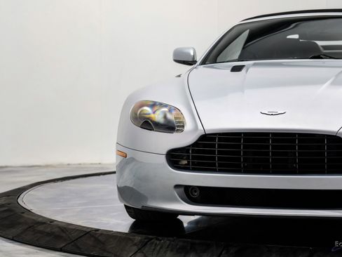 Used 2009 Aston Martin V8 Vantage Convertible image 37