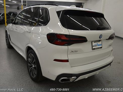 Used 2024 BMW X5 xDrive50e w/ M Sport Package image 11