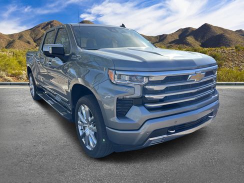 Used 2025 Chevrolet Silverado 1500 High Country w/ High Country Premium Package image 3