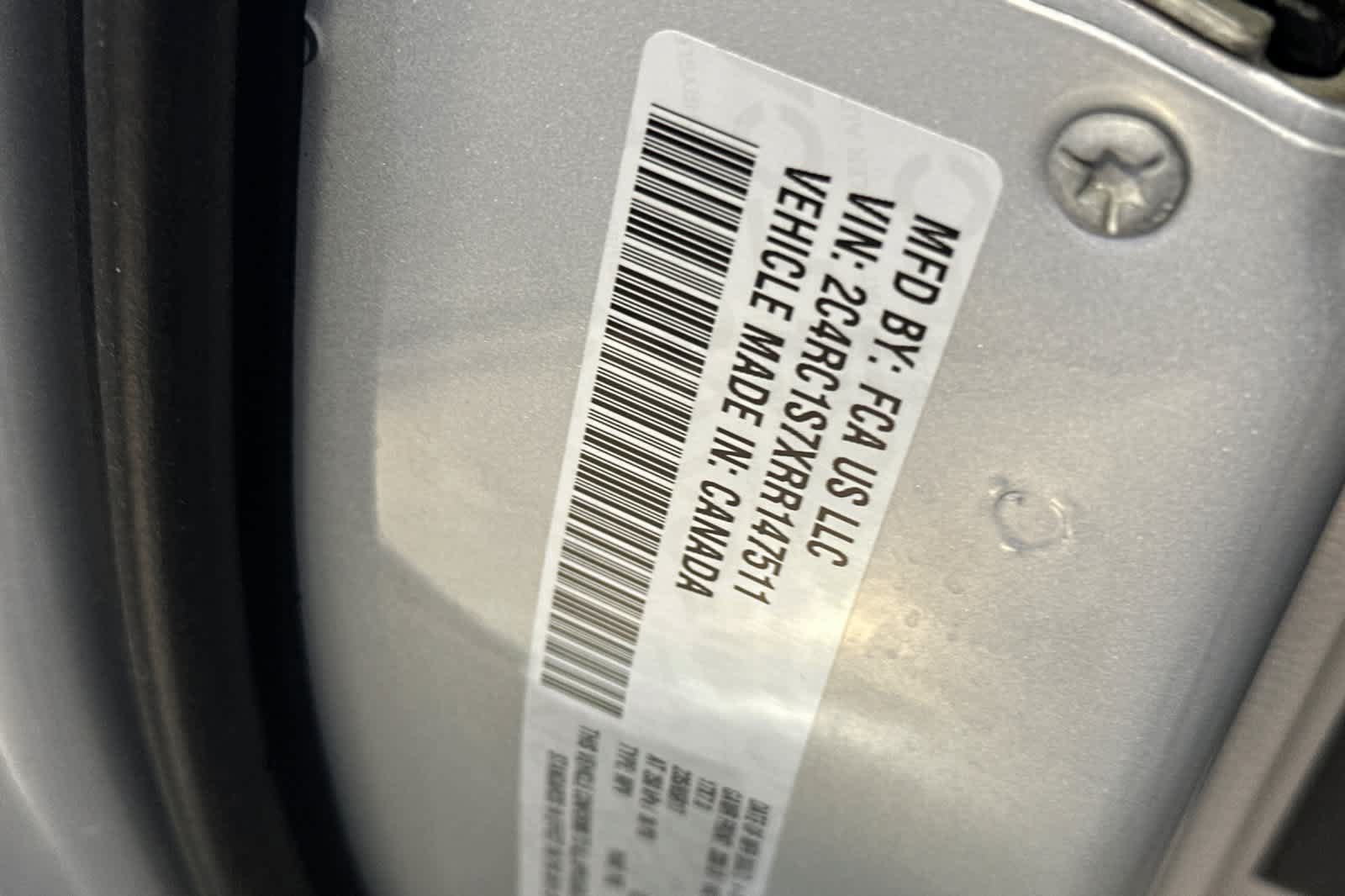 Used 2024 Chrysler Pacifica Limited FWD image 30