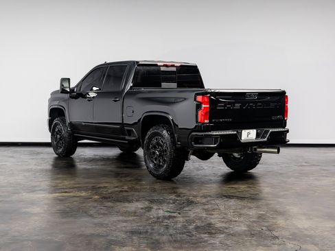 Used 2024 Chevrolet Silverado 2500 High Country w/ Midnight Edition AWD/4WD image 17