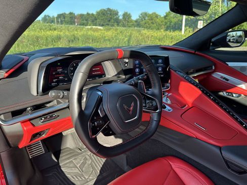 Used 2022 Chevrolet Corvette Stingray Premium Conv w/ Z51 Performance Package RWD image 16