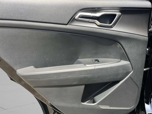 New 2026 Kia Sportage LX FWD image 18