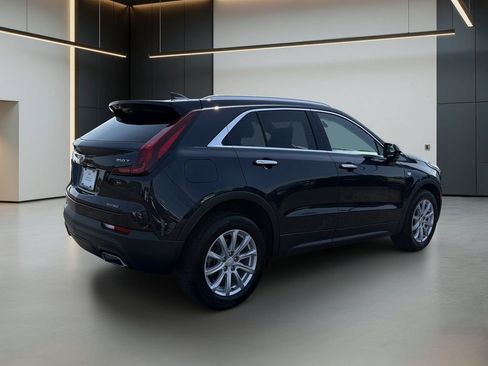 Certified 2022 Cadillac XT4 Luxury w/ Cold Weather Package FWD image 6