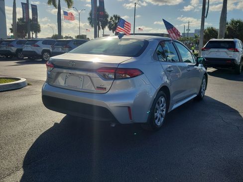 Used 2025 Toyota Corolla LE image 11