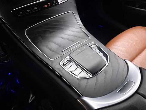 Used 2022 Mercedes-Benz GLC 300 4MATIC Coupe image 38